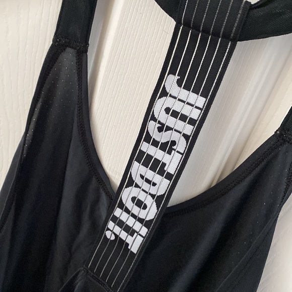 NIKE Lightweight Tank (S) - Picture 4 of 5